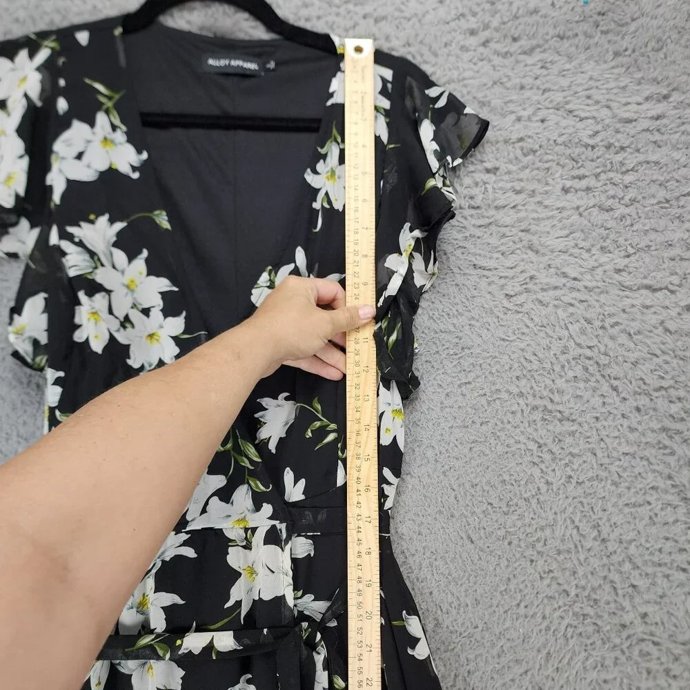 Alloy Apparel Dress Womens Large Bella Black White Floral V Neck Wrap Midi - Picture 6 of 10